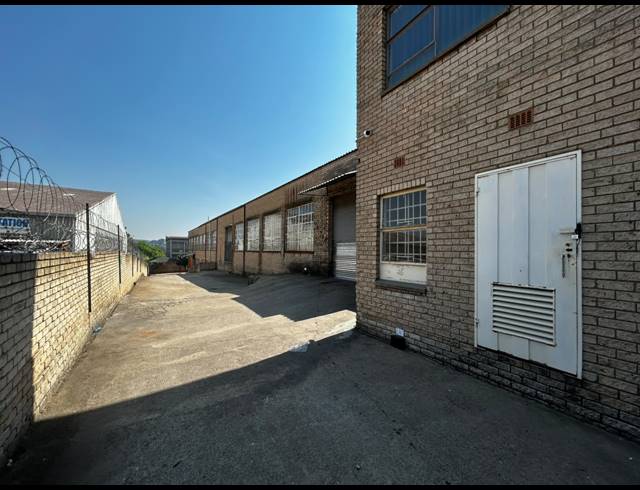 3,720M² WAREHOUSE TO LET IN WYNBERG